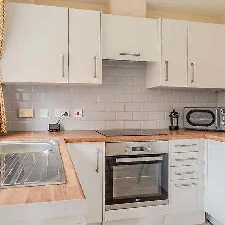 Quiet House, Prkg-3 Cars, Contractors & Families, York Centre 10Mins Holiday home