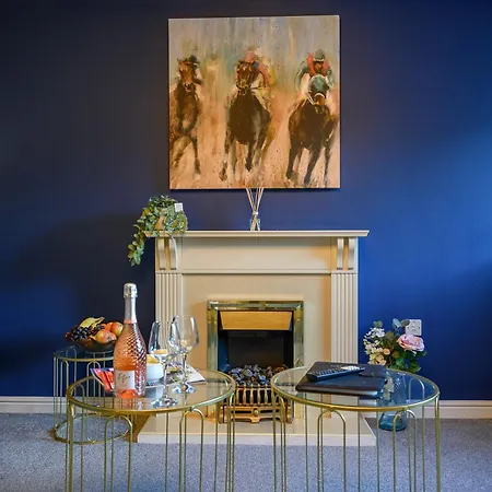 Nyaraló Quiet House, Prkg-3 Cars, Contractors & Families, Centre 10mins