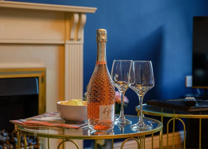 Quiet House, Prkg-3 Cars, Contractors & Families, Centre 10mins *