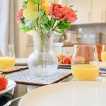 Quiet House, Prkg-3 Cars, Contractors & Families, Centre 10mins *