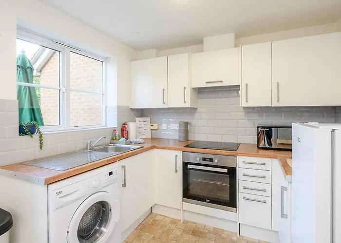 Quiet House, Prkg-3 Cars, Contractors & Families, Centre 10mins Hébergement de vacances