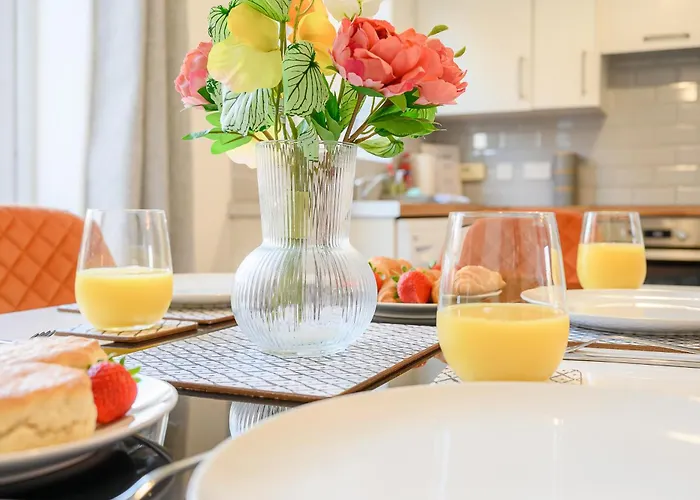 Quiet House, Prkg-3 Cars, Contractors & Families, Centre 10mins *